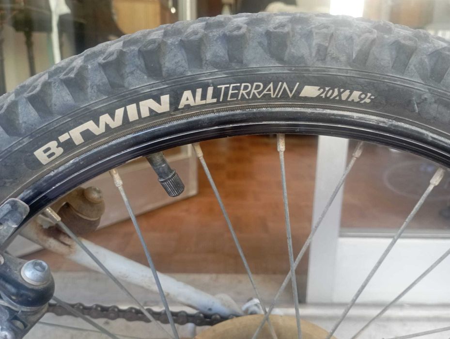 bicicleta infantil B'Twin Racing Boy 500 de 20 polegadas