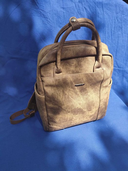 Mochila Rivacase Vagar 13.3'' - Beige