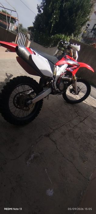 Vendo CRF 450 com documentos matrículada