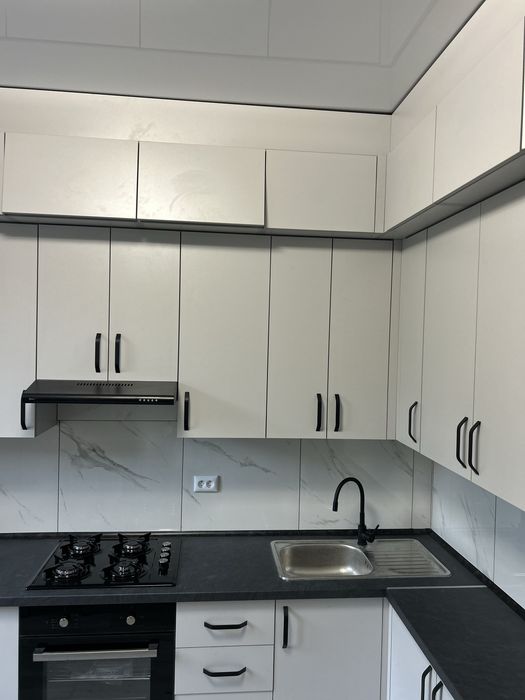 Продаж 2-х кім в центрі з сучасним ремонтом