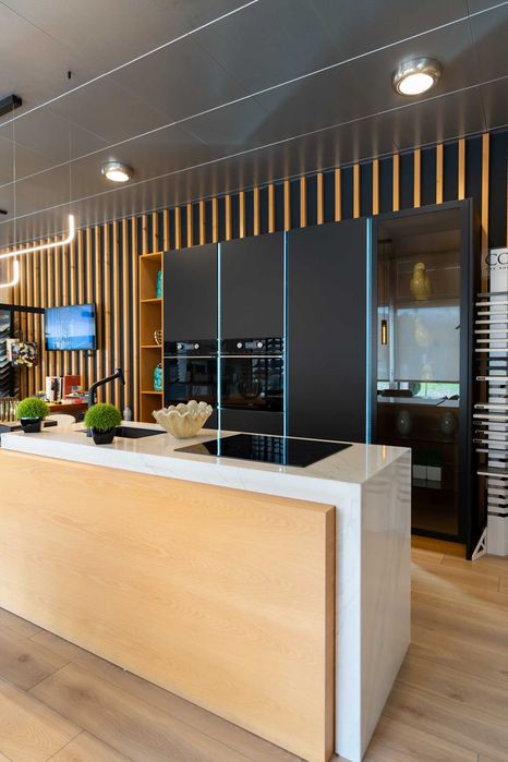 Cozinha de exposição moderna com eletrodomésticos – oportunidade