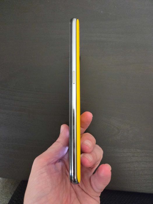 Realme GT 5G 12GB/256GB Racing Yellow (Snapdragon 888) - Excelente Estado
