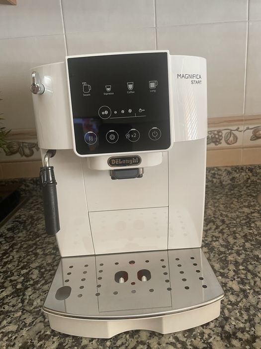 Máquina de Café DeLonghi Magnifica Start ECAM220.20.W