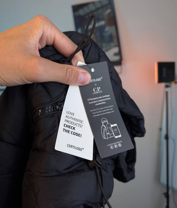 c.p. company d.d. shell hooded medium down jacket