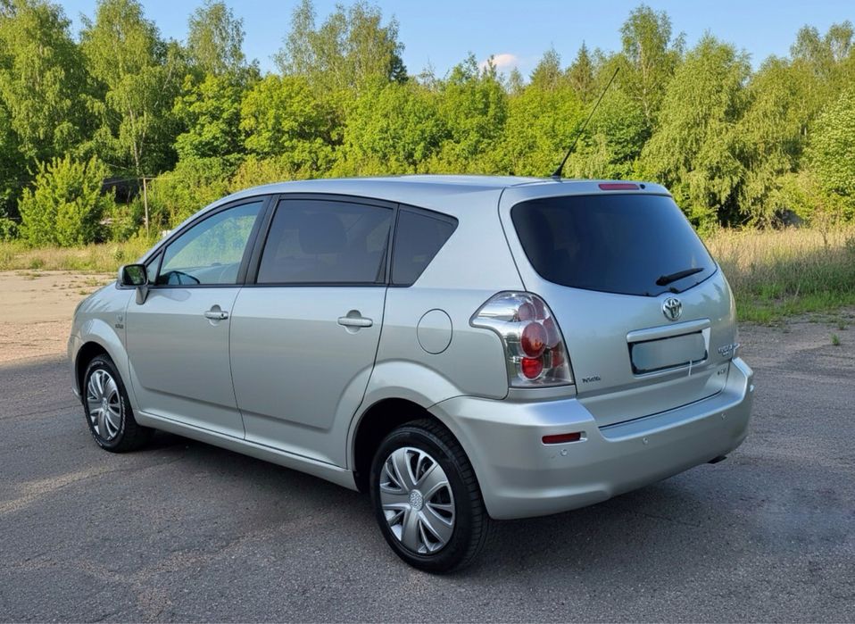 Тойота Корола Версо 2007рік 7місць