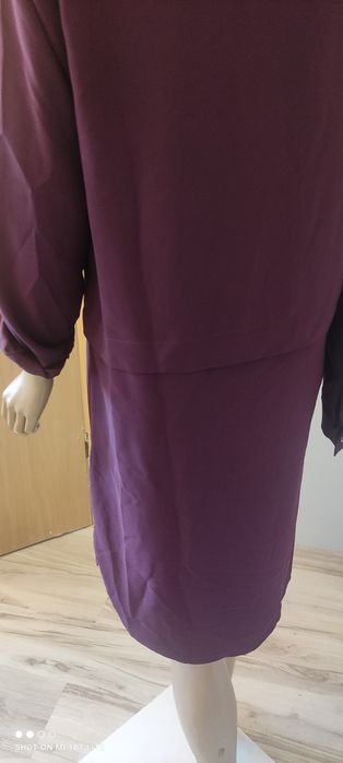 Bordowa sukienka koszulowa