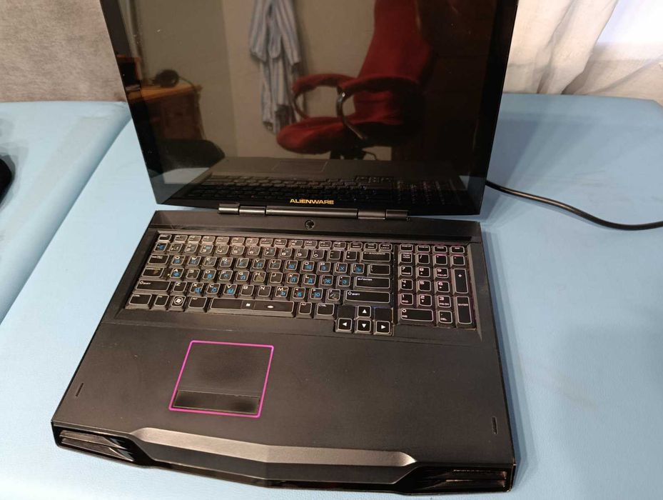 Продається легендарний ігровий ноутбук Alienware M17x