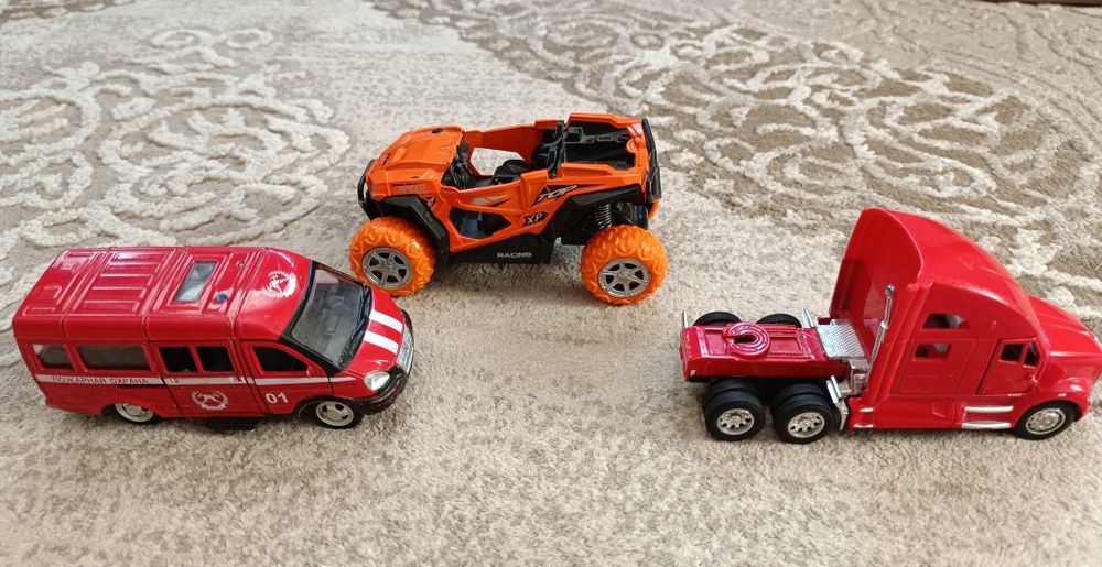 Машинки Kinsmart