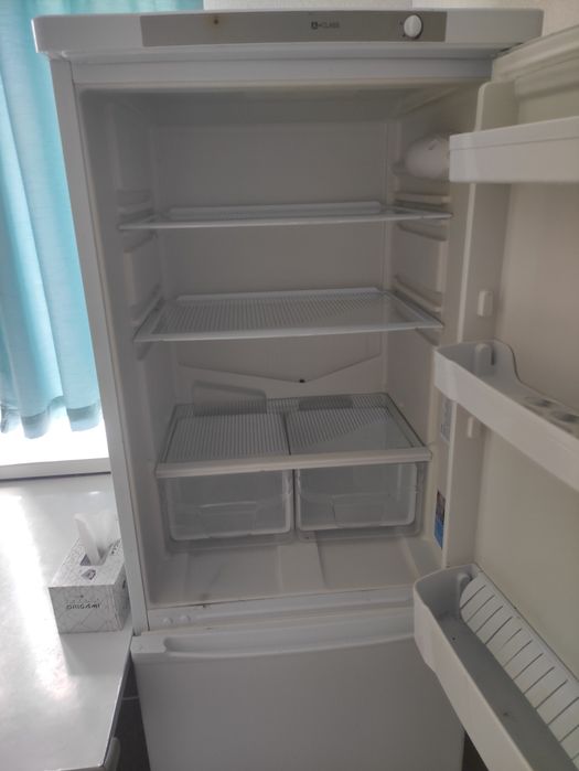 Холодильник продам по запчастям