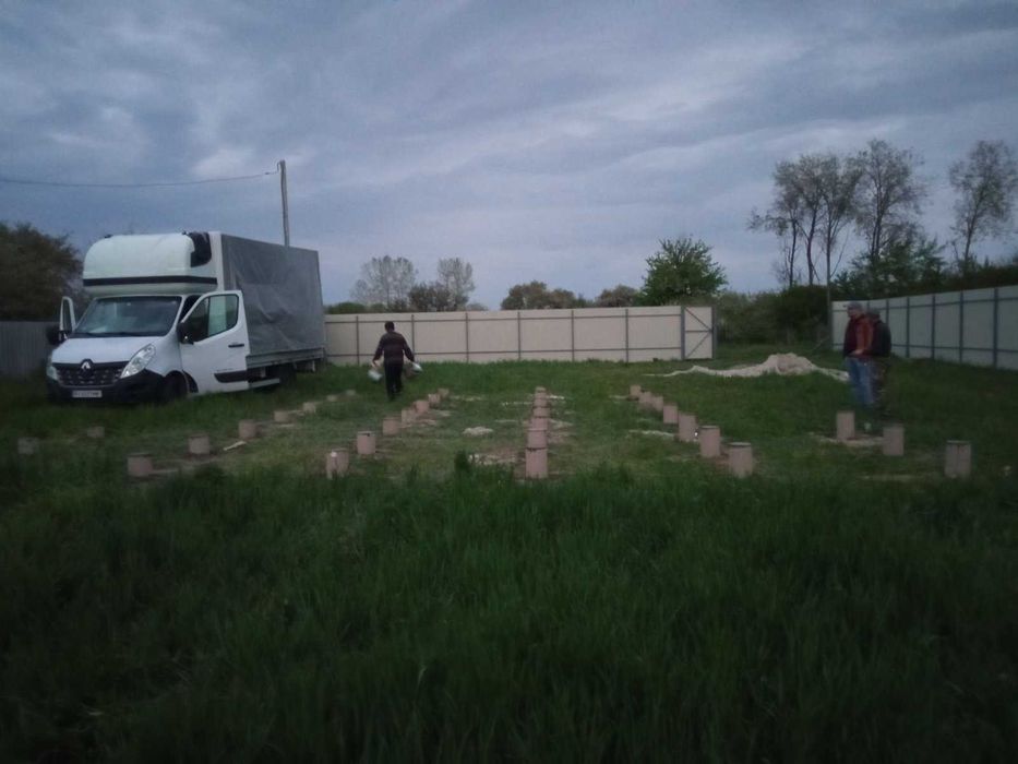 Заливаємо свайний ФУНДАМЕНТ залізобетонний під каркасні будинки
