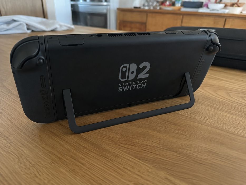 Nintendo switch 2 com jogo pokemon sword