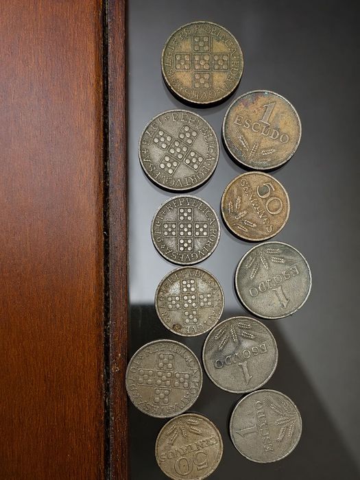 11 moedas portuguesas antigas – 1 Escudo e 50 Centavos