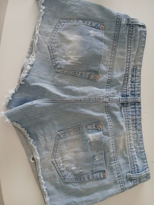 Krótkie spodenki jeansowe niebieskie M 38 dziury jeansy