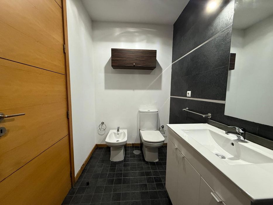 T3 Duplex impecável no centro Paredes