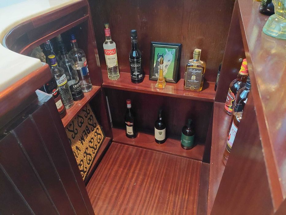 Bar de sala madeira mogno