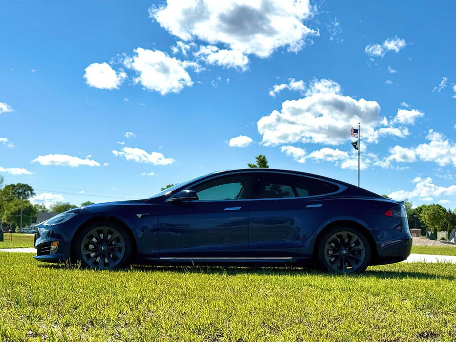 Tesla Model S 100D      2017