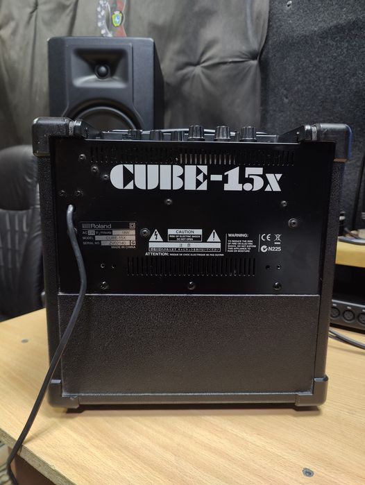 Продам Roland Cube-15X