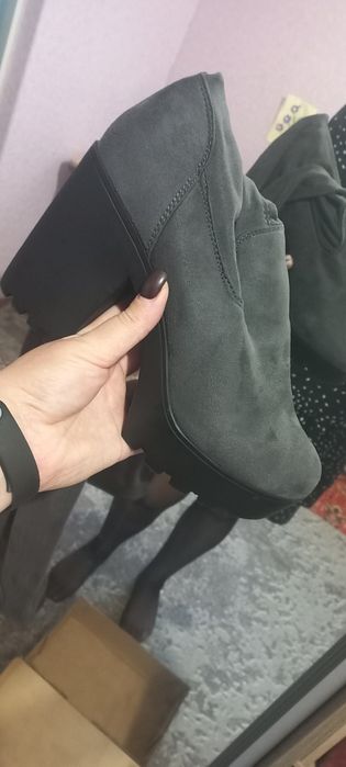 Продам жіноче взуття ботфорти