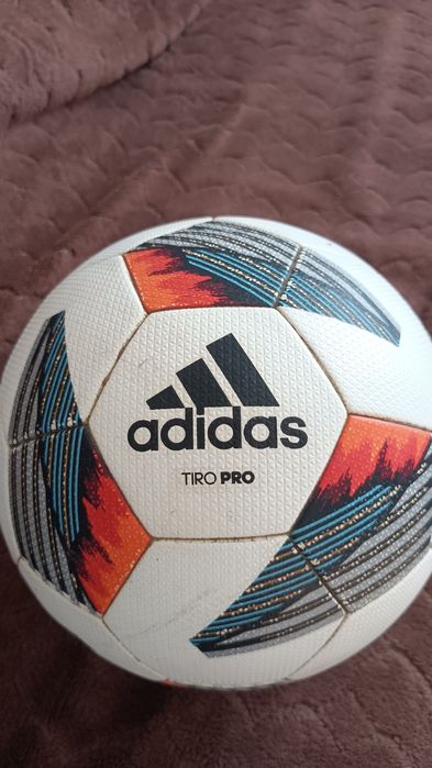 adidas tiro pro (rozm. 5 mało używana)