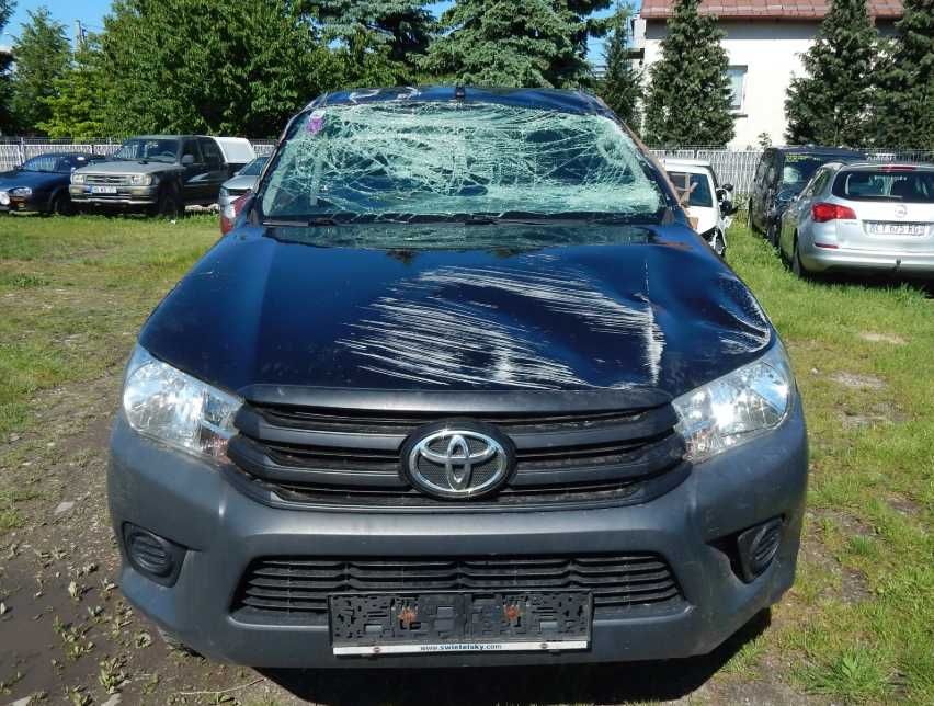 Разборка Toyota Hilux бампер комплектний