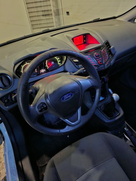 Ford fiesta comercial