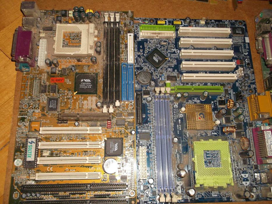 Радіодеталі , компютерні комплектуючі