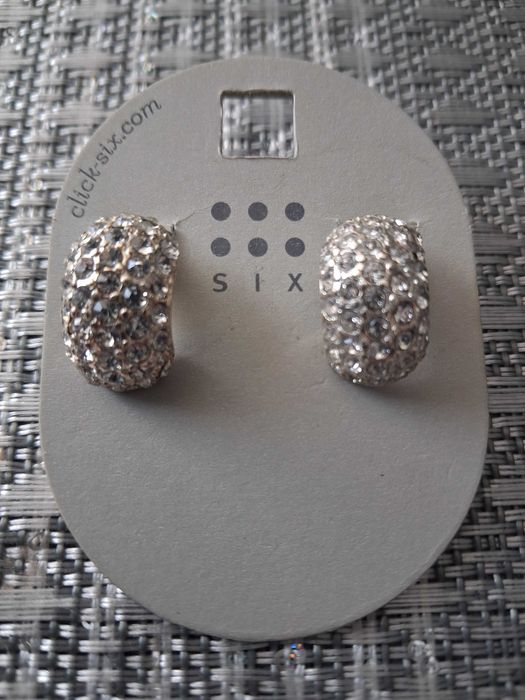 Piękne kolczyki SIX