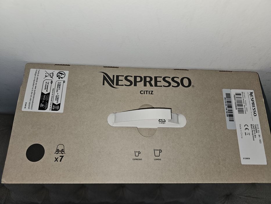 Máquina café Nespresso -NOVA!!