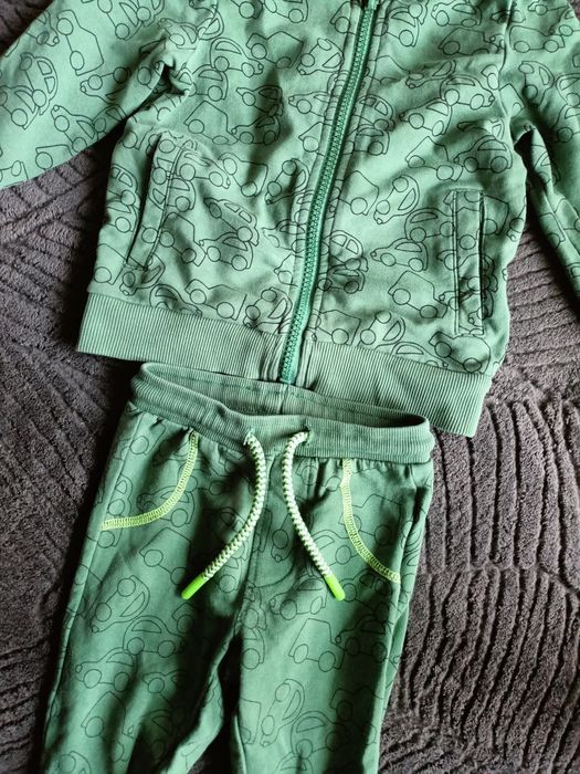 Śliczny dresik Coccodrillo rozmiar 80 dres komplet dresowy zestaw