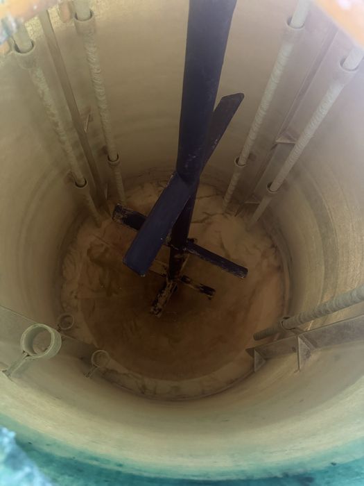 Продається реактор і ємкості з скловолокном