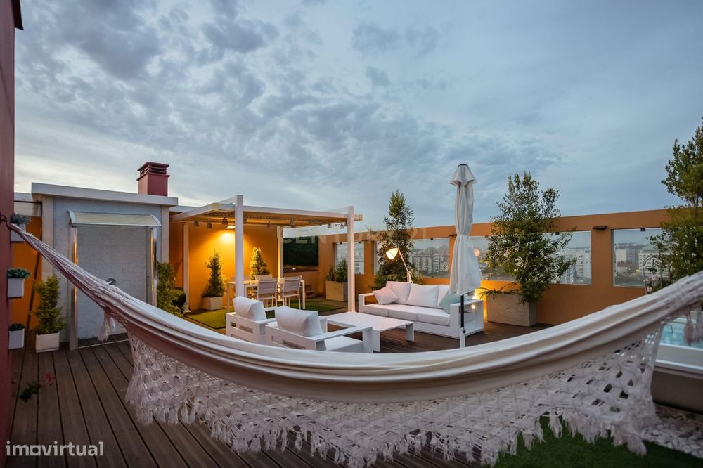 Um Apartamento com Alma de Moradia ; T3+1 + Terraço de 143 m²