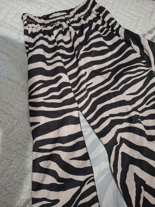 Spódnica zebra z rozcięciami