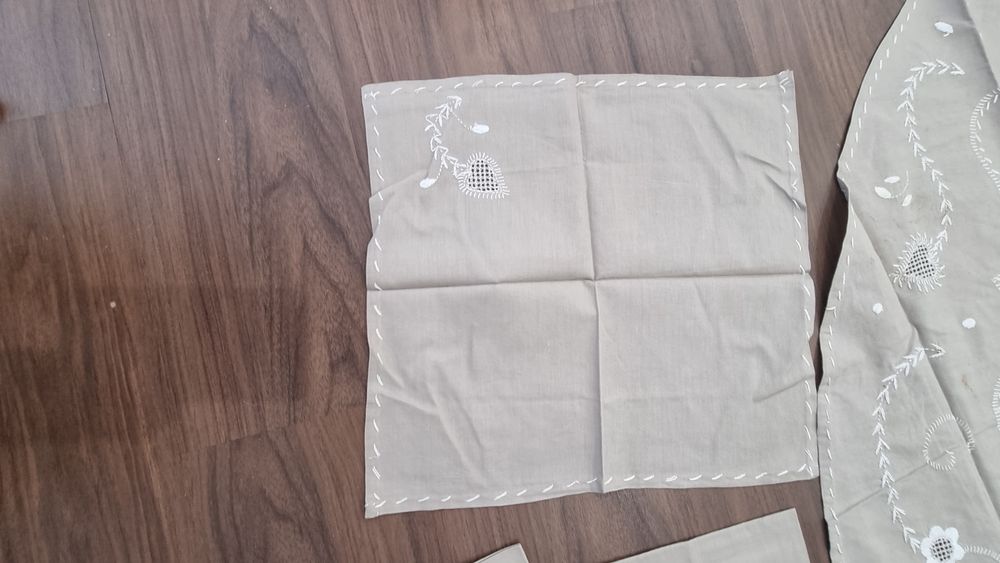 Toalha de mesa redonda bordada à mão com 6 guardanapos Galo de Barce