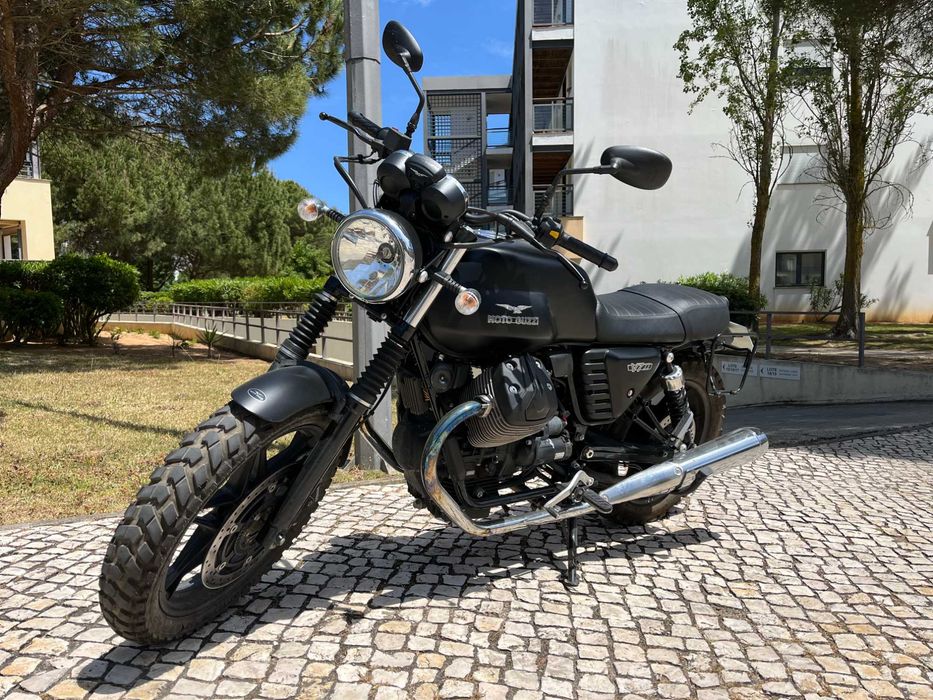 Moto Guzzi V7 Stone, excelente estado, à venda em Lagos
