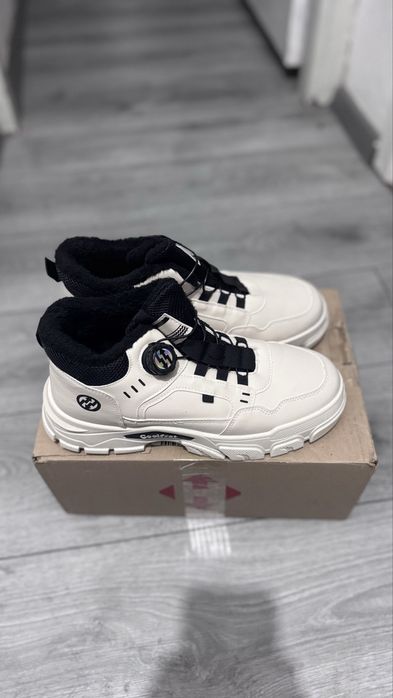 Кросівки зимові ботінки