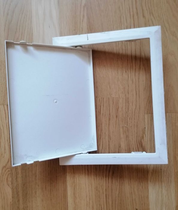 Drzwiczki rewizyjne plastikowe 20x25cm