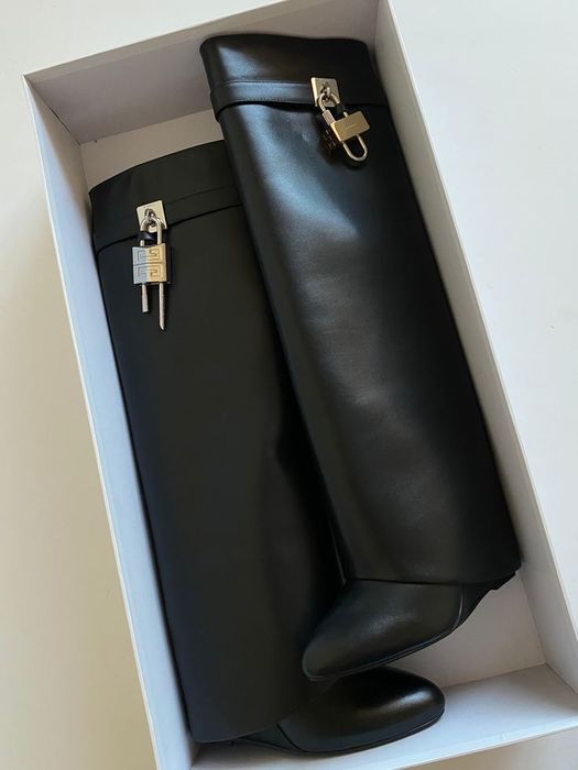 Сапоги на танкетке кожзам Givenchy