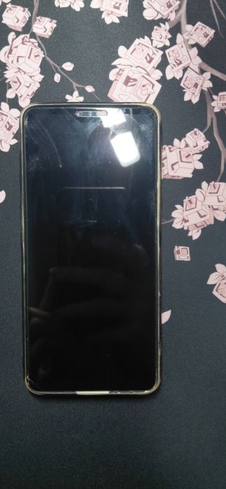 телефон LG g7 thinq