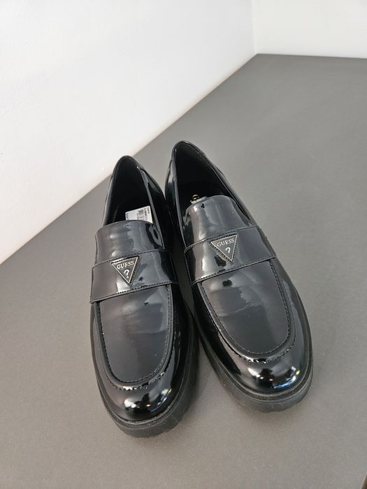 Nowe mokasyny Guess