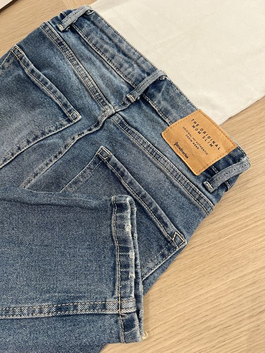 Джинси stradivarius mom slim 32 розмір