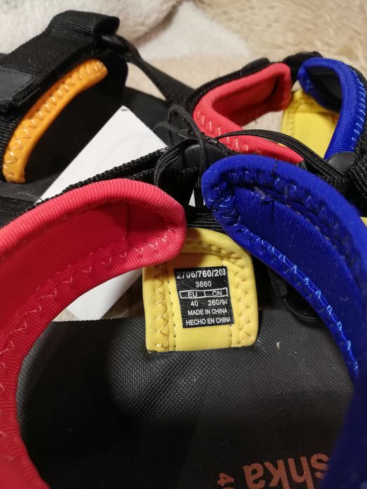 Bershka – Czarne sandały 40 z blokami kolorów zapinane na rzepy