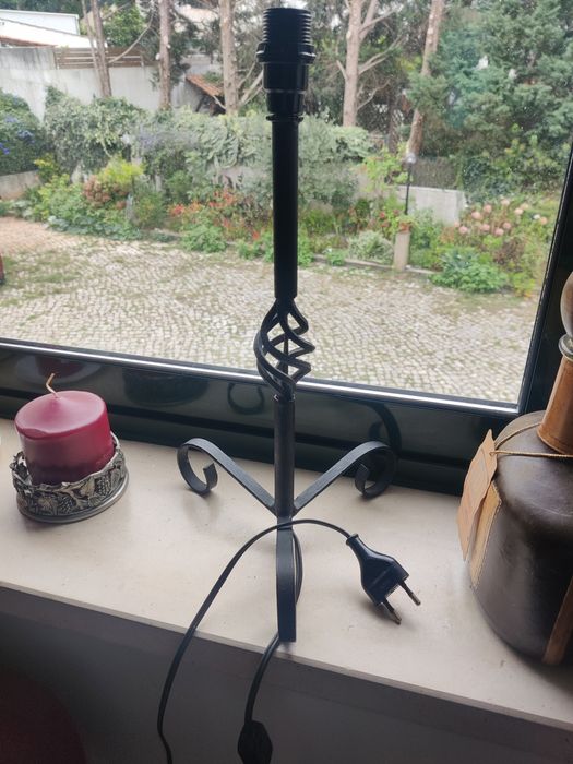 Par de candeeiros em ferro