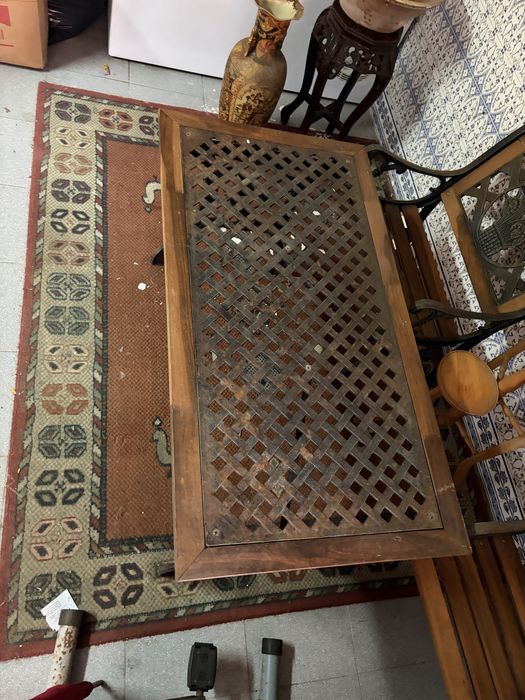 Conjunto Mesa e Bancos de Jardim