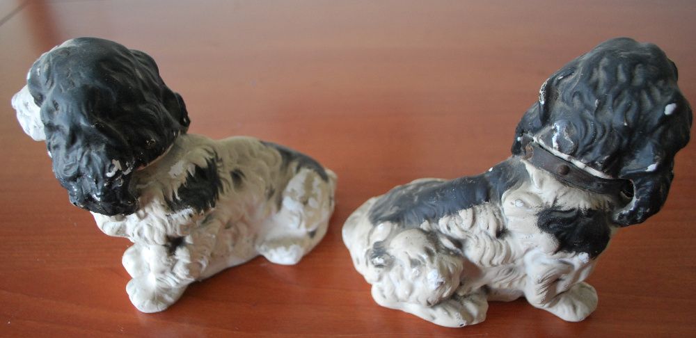 Cães Esculpidos em Gesso (com mais de 100 anos)