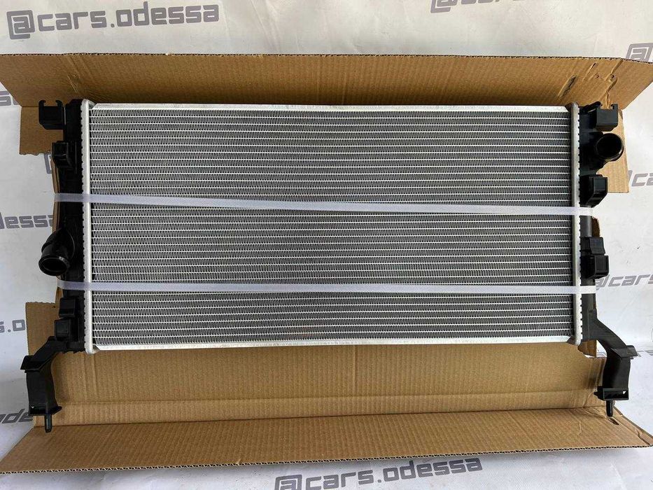 Радиатор охлаждения двигателя Renault Laguna (2008) 2.0 dCi