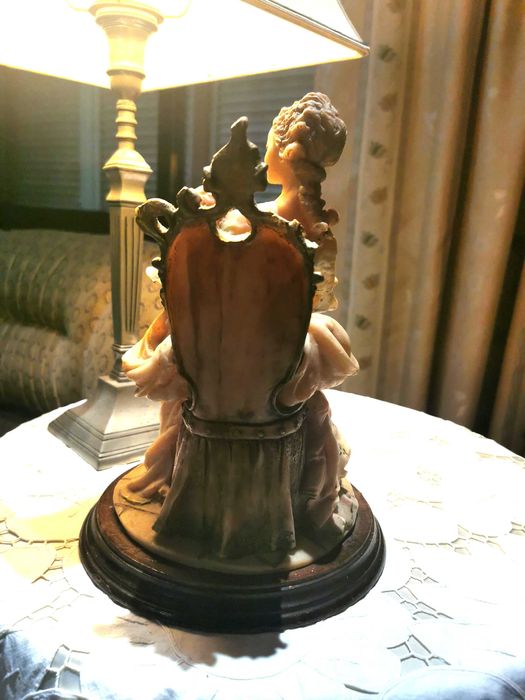 ESTÁTUA DECORATIVA