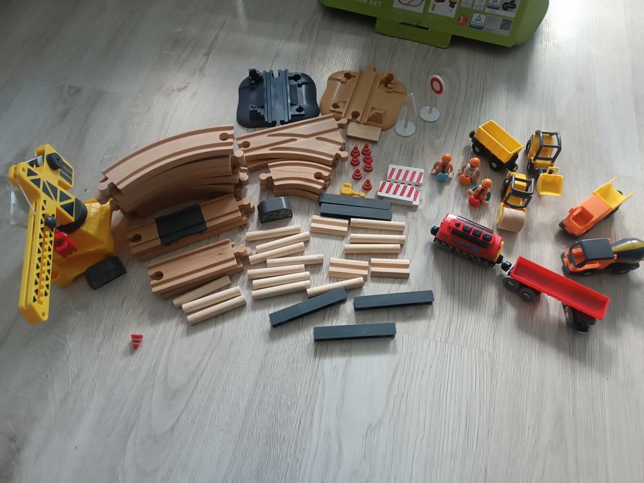 Lidl kolejka drewniana plac budowy