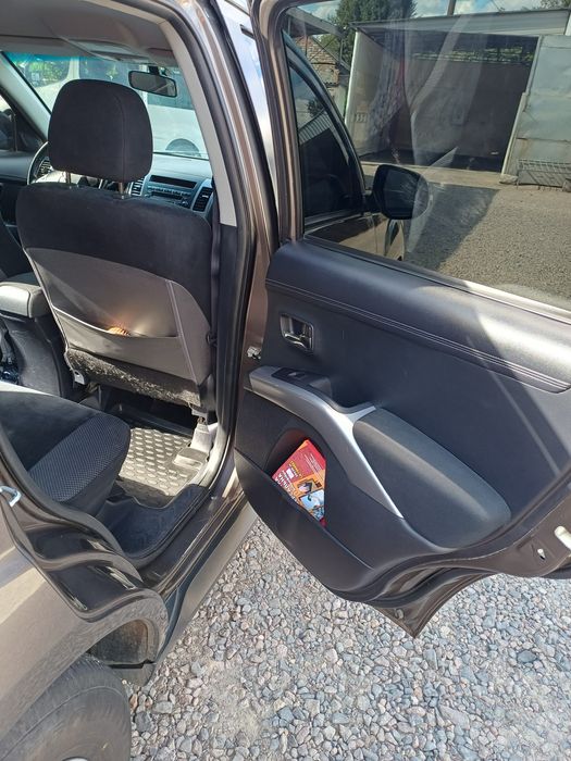 Mitsubishi Outlander 2011