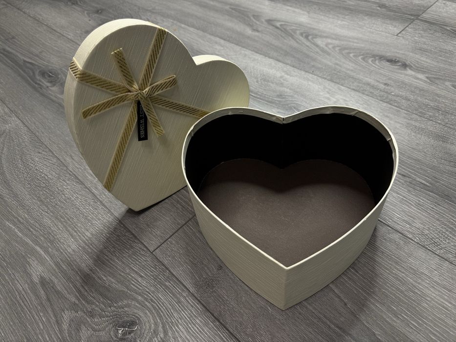 Подарункова коробка