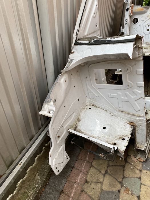 Sprinter 906 лонжер стойка передній лівий та правий